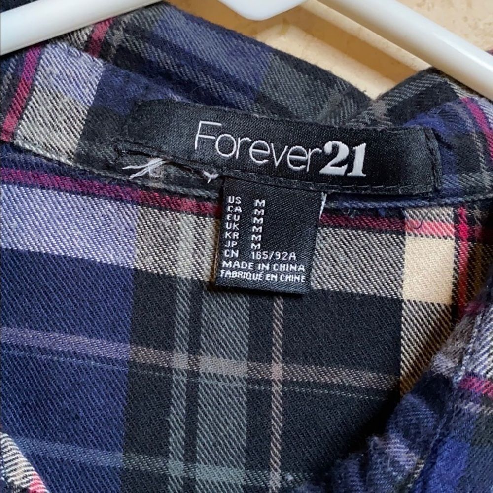 💕Cute flannel button up 💕 - Picture 2 of 3